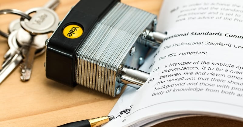 Comment négocier un contrat de prestation freelance sans se faire avoir