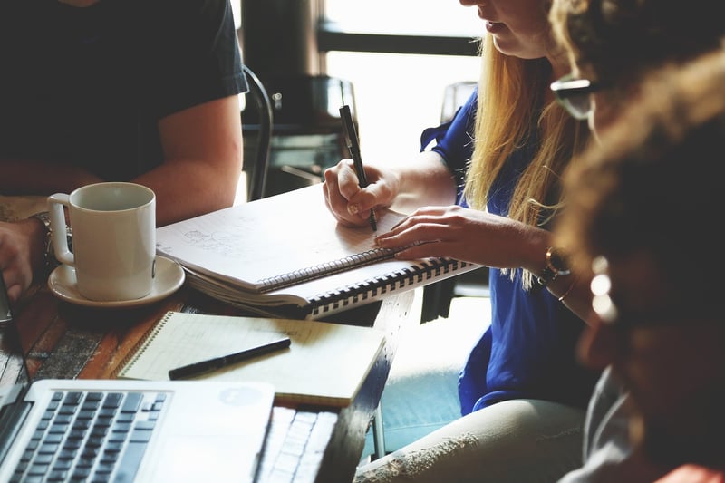 Développer un réseau professionnel solide et influent en 2026 : les clés du succès